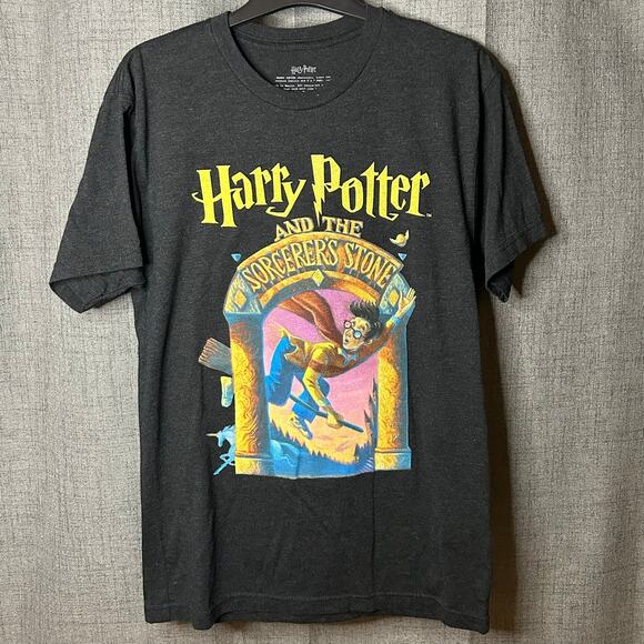 Harry Potter Sorcerer's Stone T-Shirt Men's Size Small Out Of Print Book Cover - Picture 1 of 4